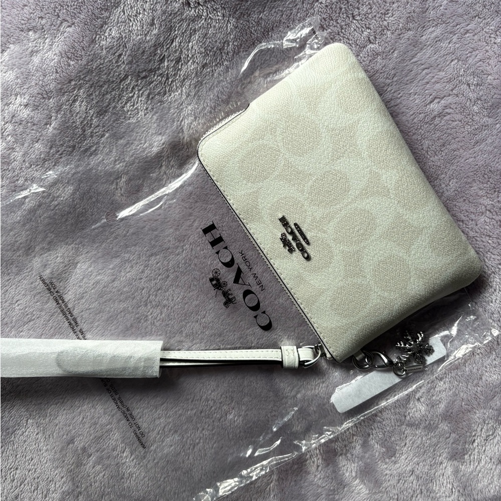 Coach White Cream Wristlet